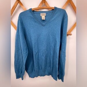 L.L. Bean Men's Blue V-Neck Cotton and Cashmere Sweater